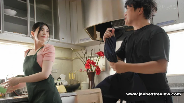 STARS-947 A Beautiful Wife Who Runs A Vacation Rental Is Provoked By A Guest And Has NTR Sex. I Got Addicted To It And Had Sex For 3 Nights And 4 Days Hidden From My Husband Rei Kamiki