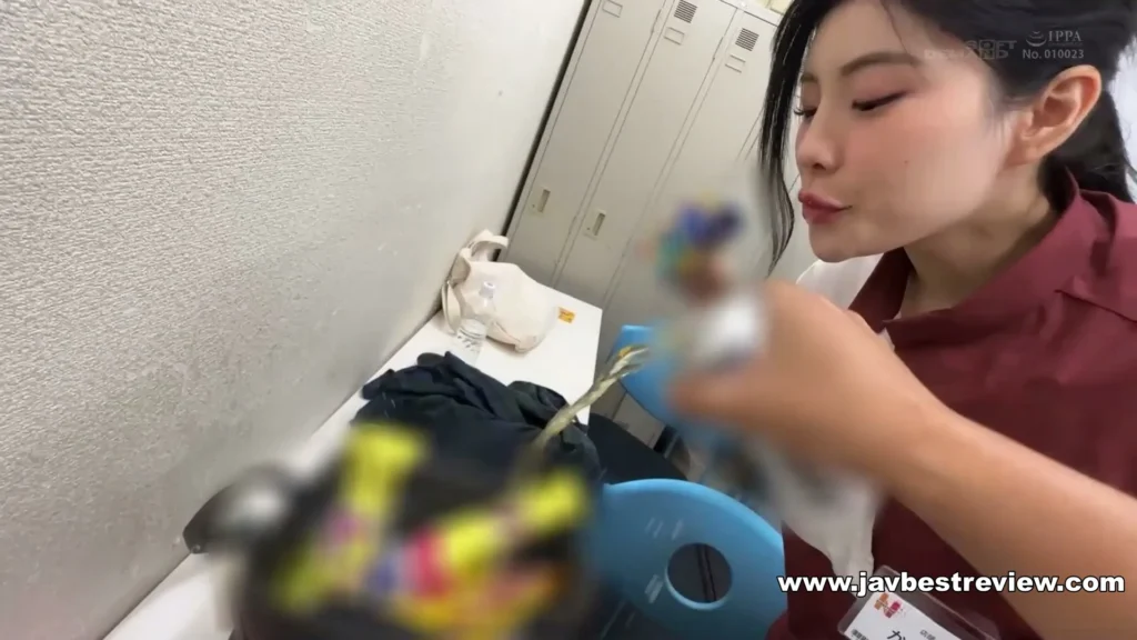 SDDE-711 Possessed Bakatter Rei Kamiki A Miraculous Christmas Present? ! It's A Big Runaway Using The Body Of A Big-breasted Part-time Job Lol. Posted Again At The Convenience Store On Christmas With Erotic Idiot Big Flame Special Holy Night Breasts Pussy! 29 Consecutive Better Festivals! !