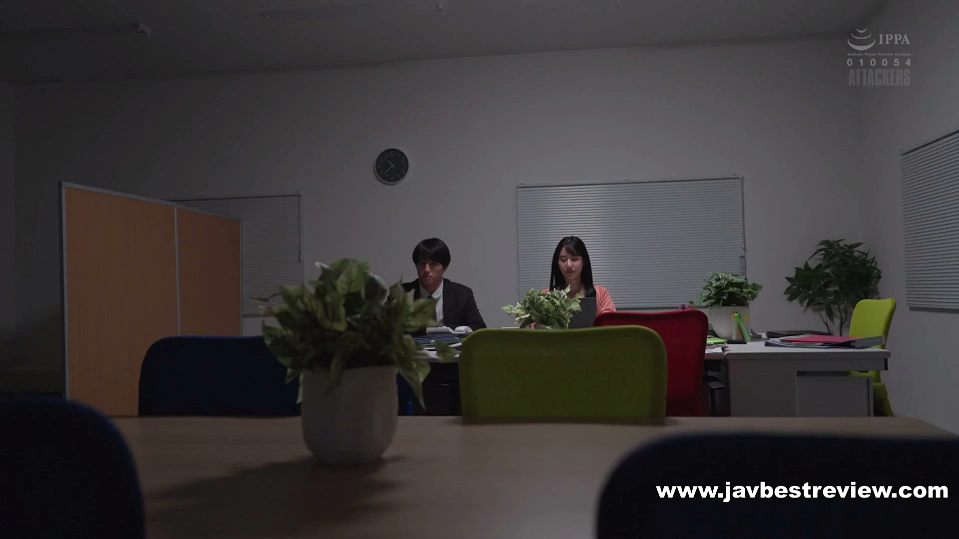 ADN-541 When I Found Out That My Favorite Senior Was Getting Married, I Couldn't Stand It Anymore And Had Sex With Her While Working Late At Night... Emi Nishino