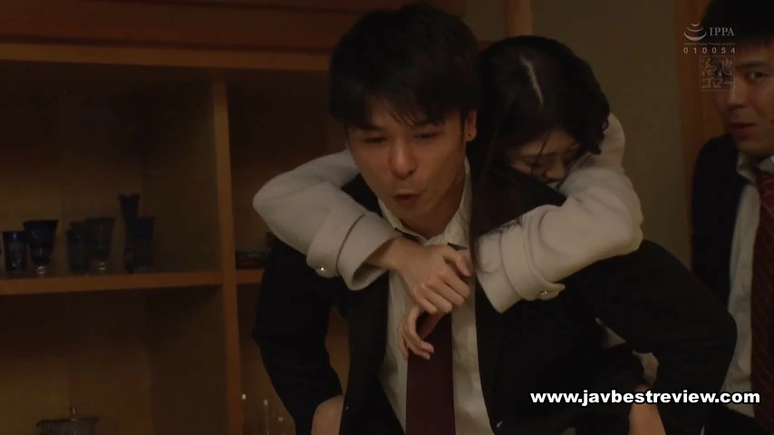 MEYD-453 Bōnenkai NTR ~ A Picture Where A Wife Who Can Not Drink Even A Single Drop Can Not Refuse The Boss's Refusal To Be Refused And Cummed Inside ~ Arisaka Miyuki